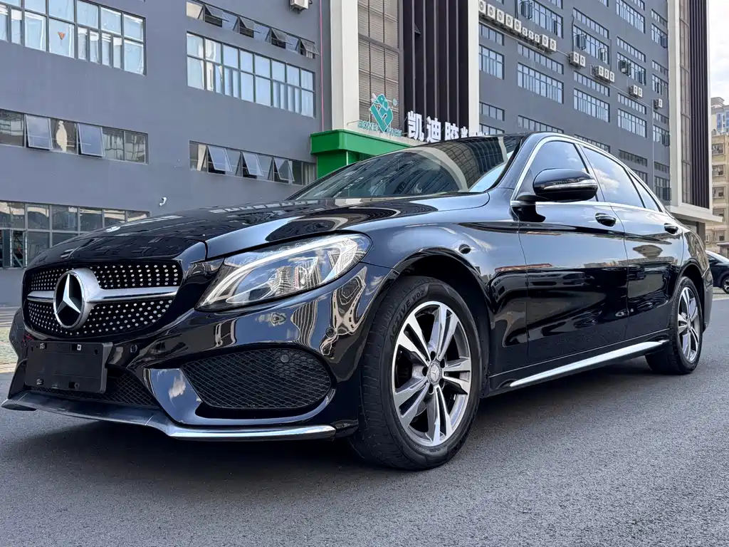 Mercedes-Benz C-Class — миниатюра 3