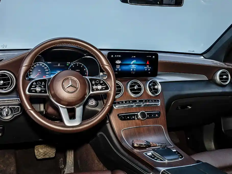 Mercedes-Benz GLC — миниатюра 21
