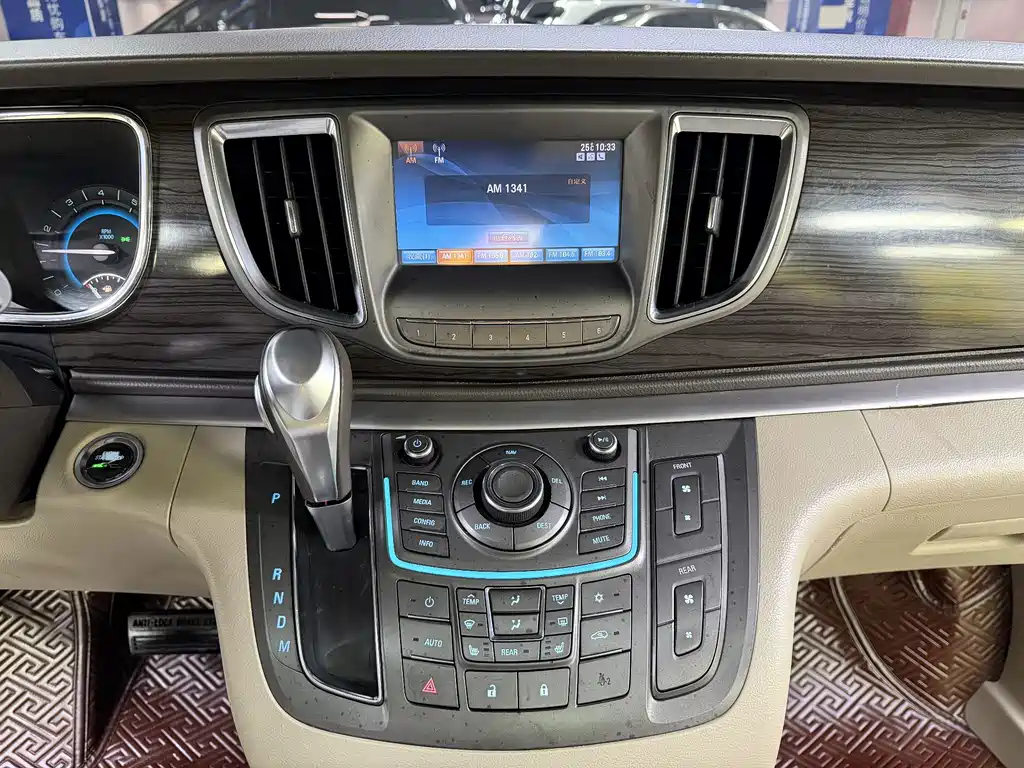 Buick GL8 — миниатюра 24