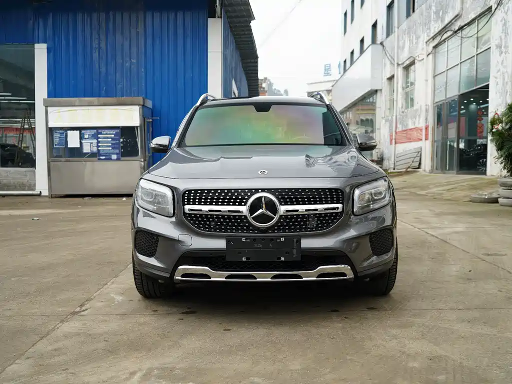 MERCEDES-BENZ GLB
