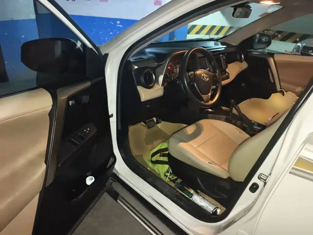 Toyota RAV4 — миниатюра 17