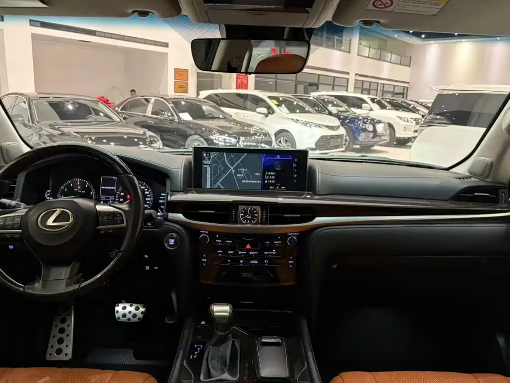 Lexus LX — миниатюра 13