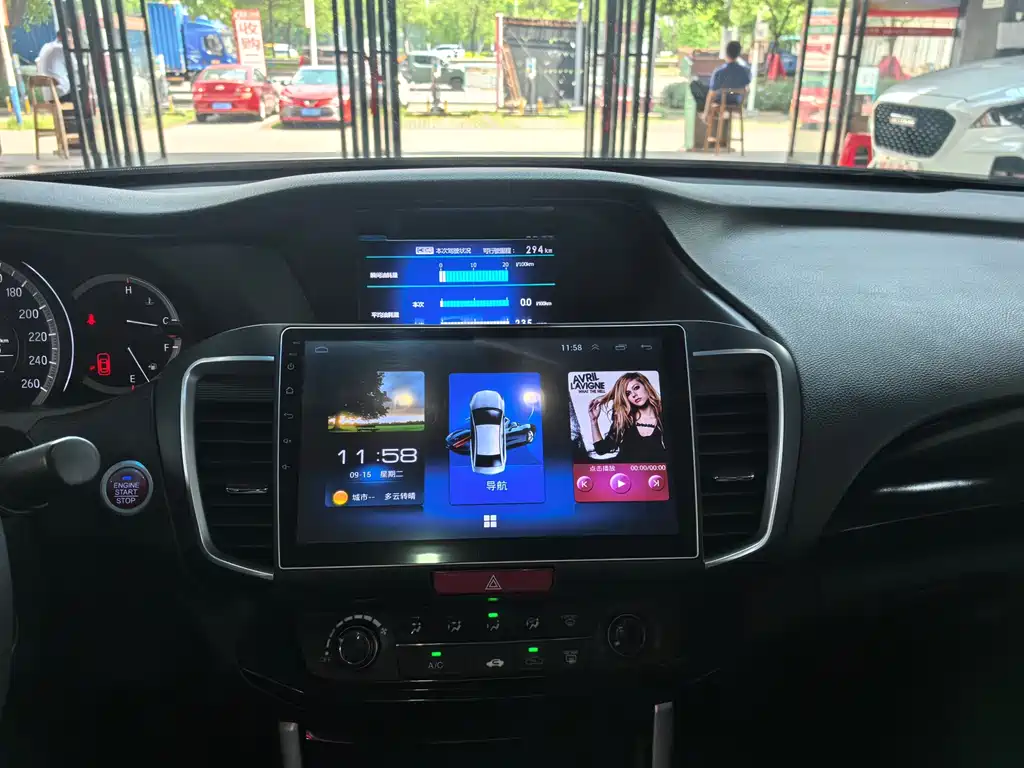 Honda Accord — миниатюра 13
