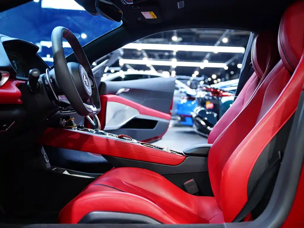 Lotus Emira — миниатюра 7