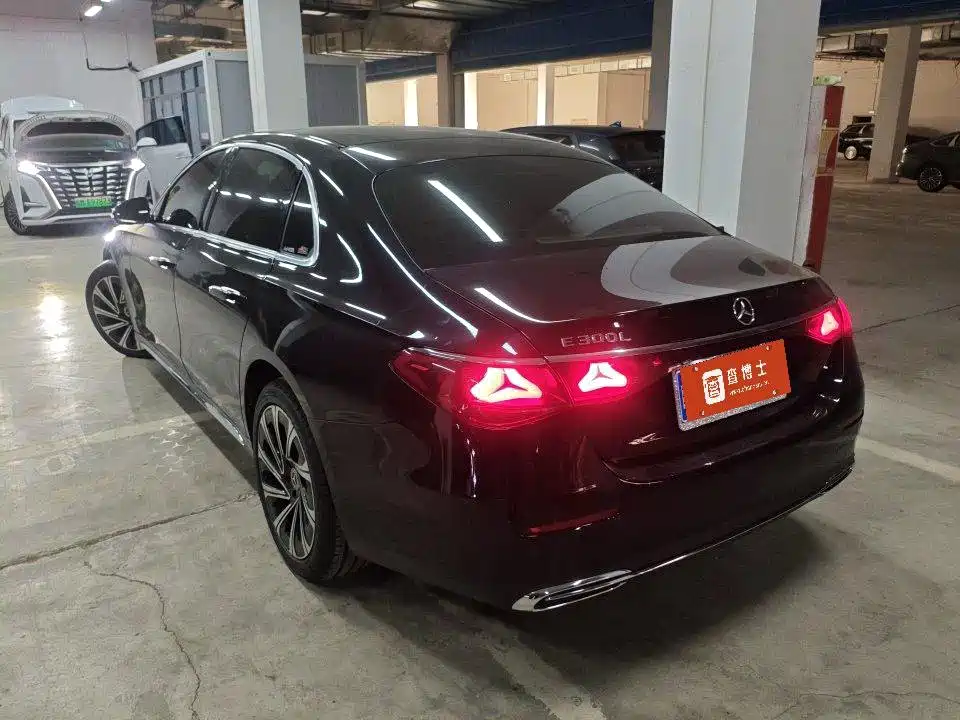 Mercedes-Benz E-Class — миниатюра 3