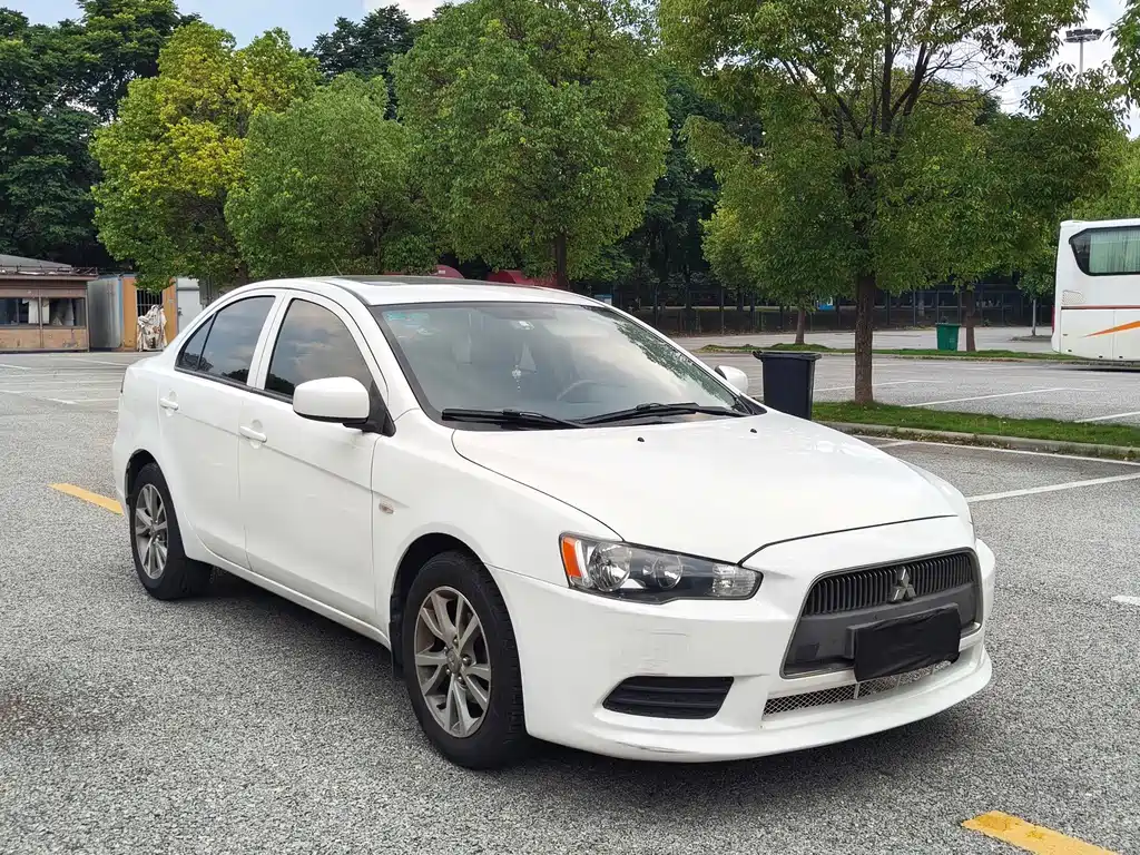 Mitsubishi Lancer EX — миниатюра 3
