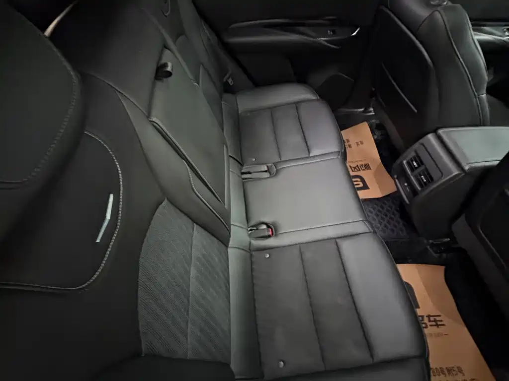 Cadillac XT4 — миниатюра 10