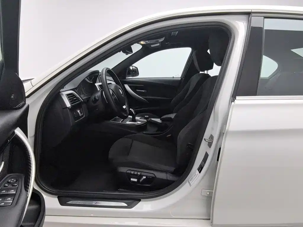 BMW 3 Series — миниатюра 10