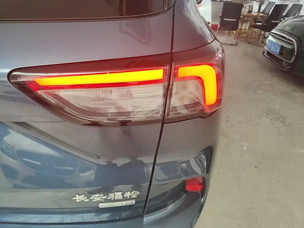 Ford Escape — миниатюра 8