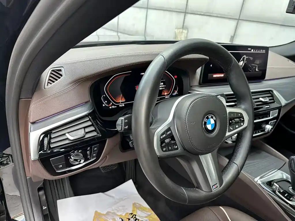 BMW 5 Series — миниатюра 22