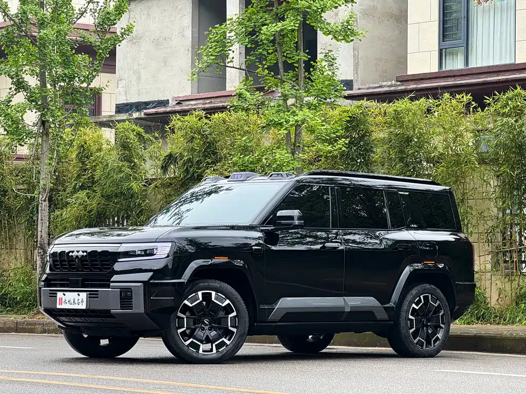 Fang Cheng Bao Leopard 8 2025