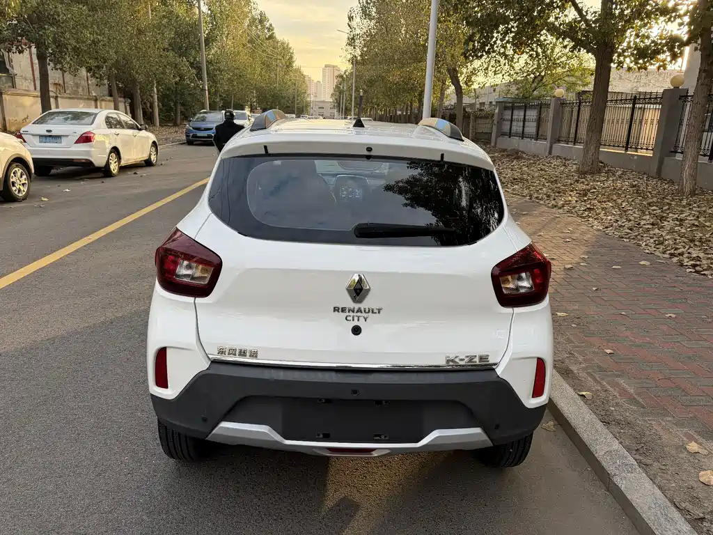 Renault City K-ZE — миниатюра 5