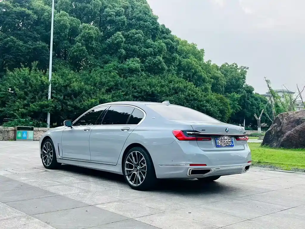 BMW 7 Series 7 2016 750Li xDrive мест