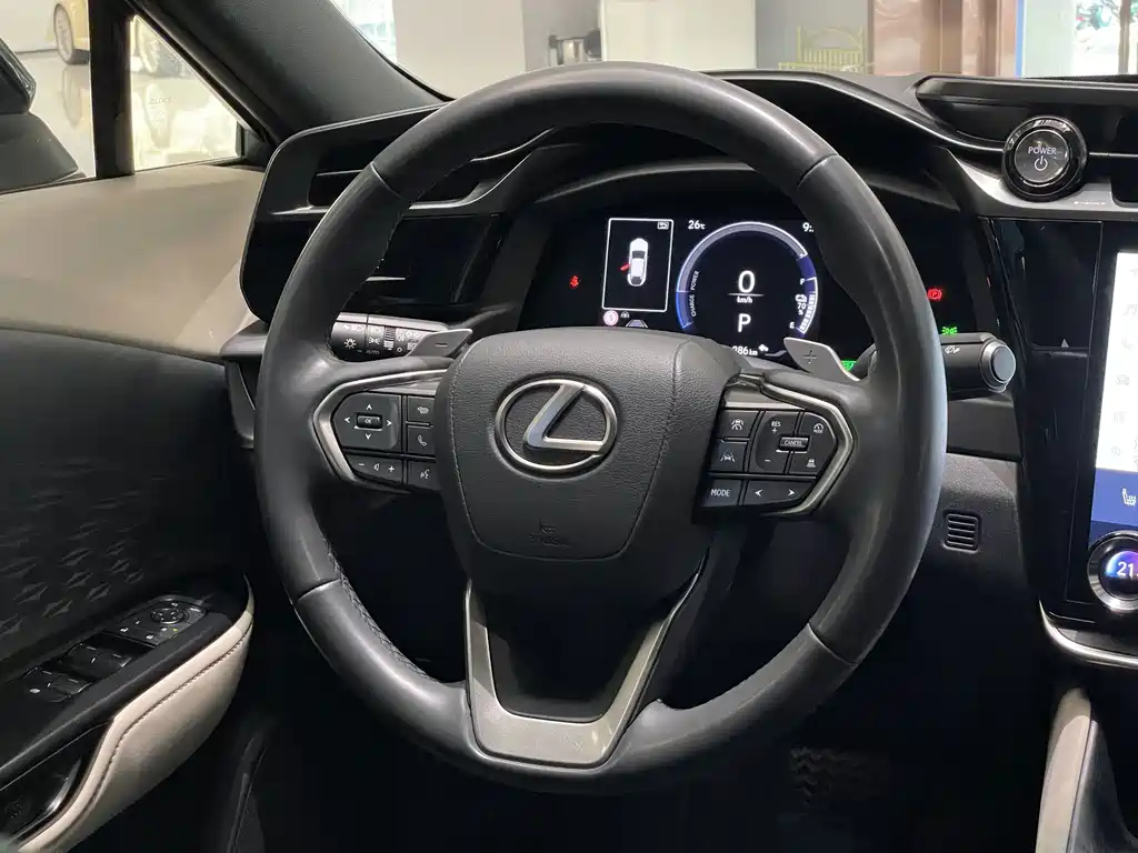 Lexus RZ — миниатюра 15