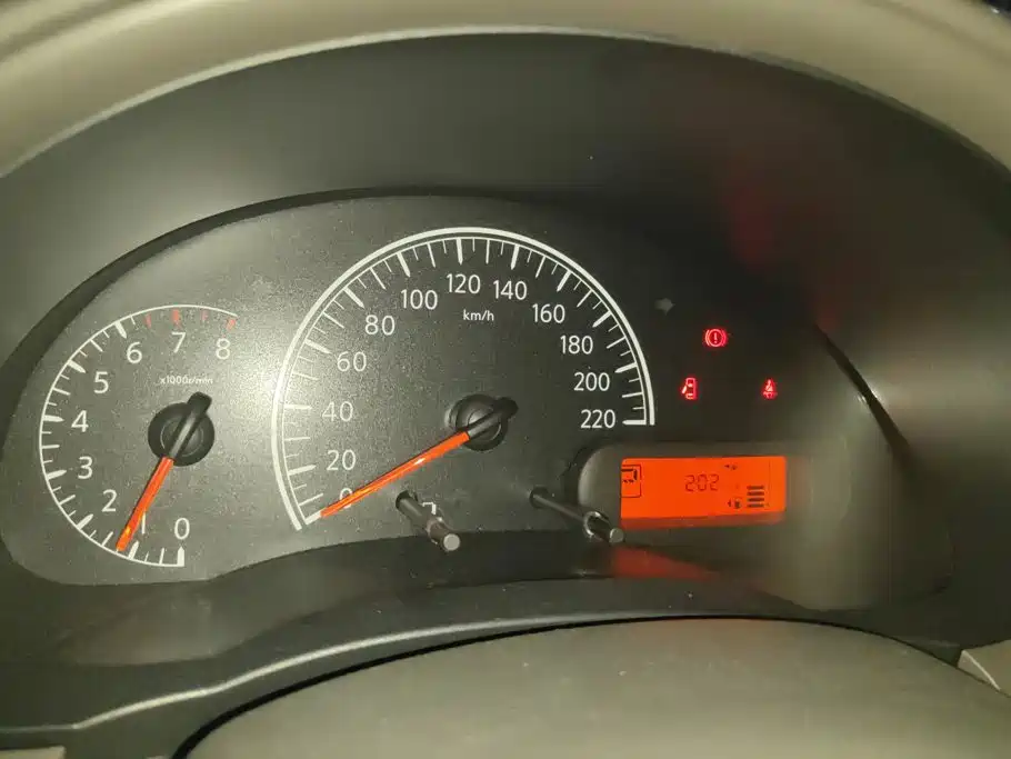 Nissan Sunny — миниатюра 14