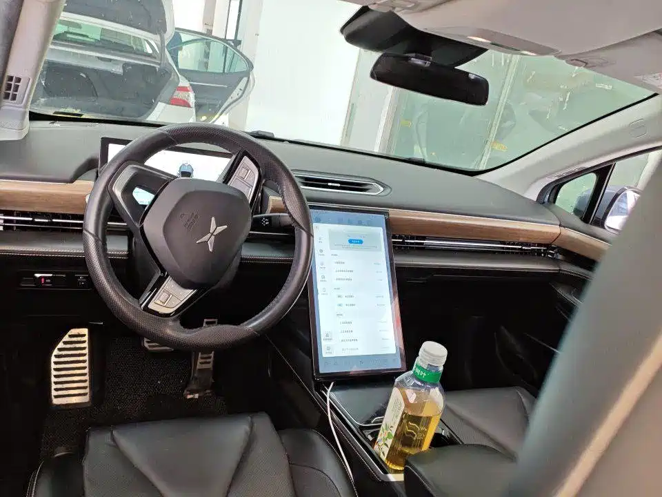 XPeng P5 — миниатюра 6