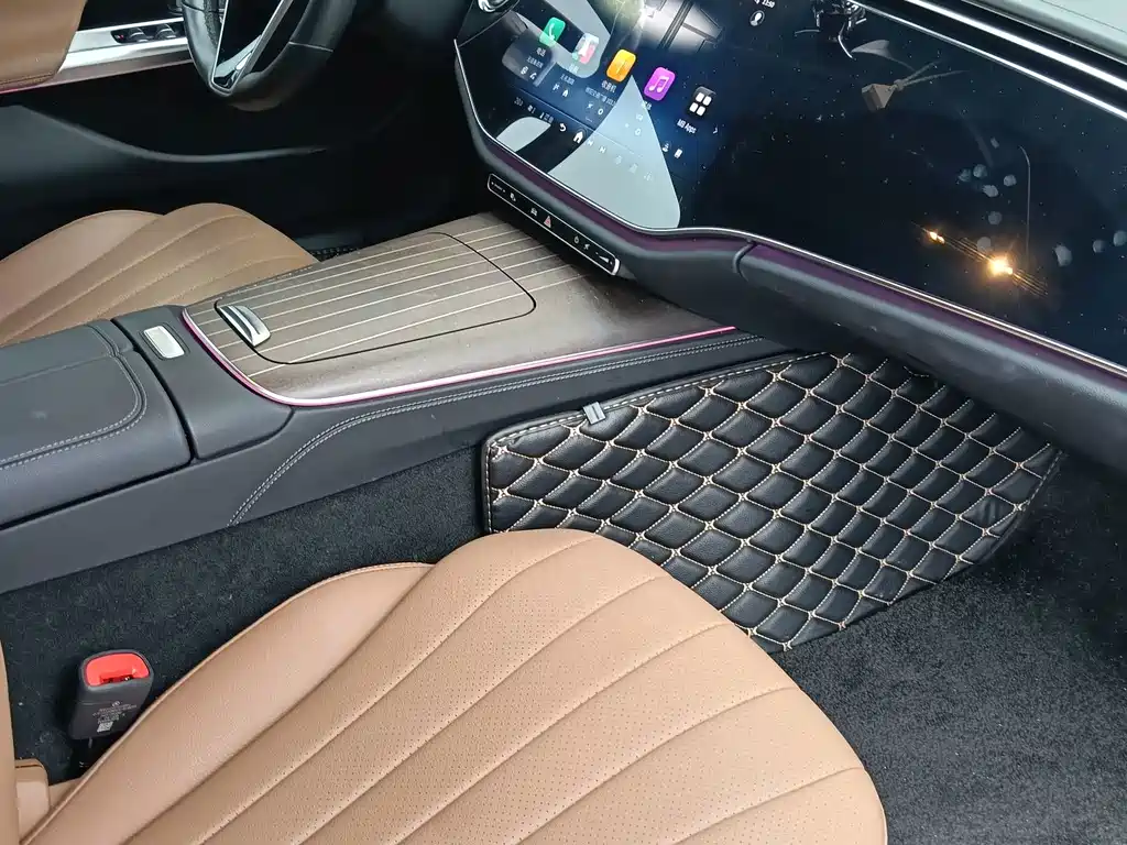Mercedes-Benz E-Class — миниатюра 14