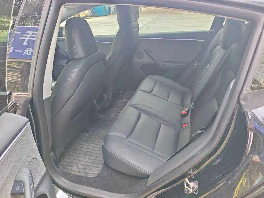Tesla Model 3 — миниатюра 5