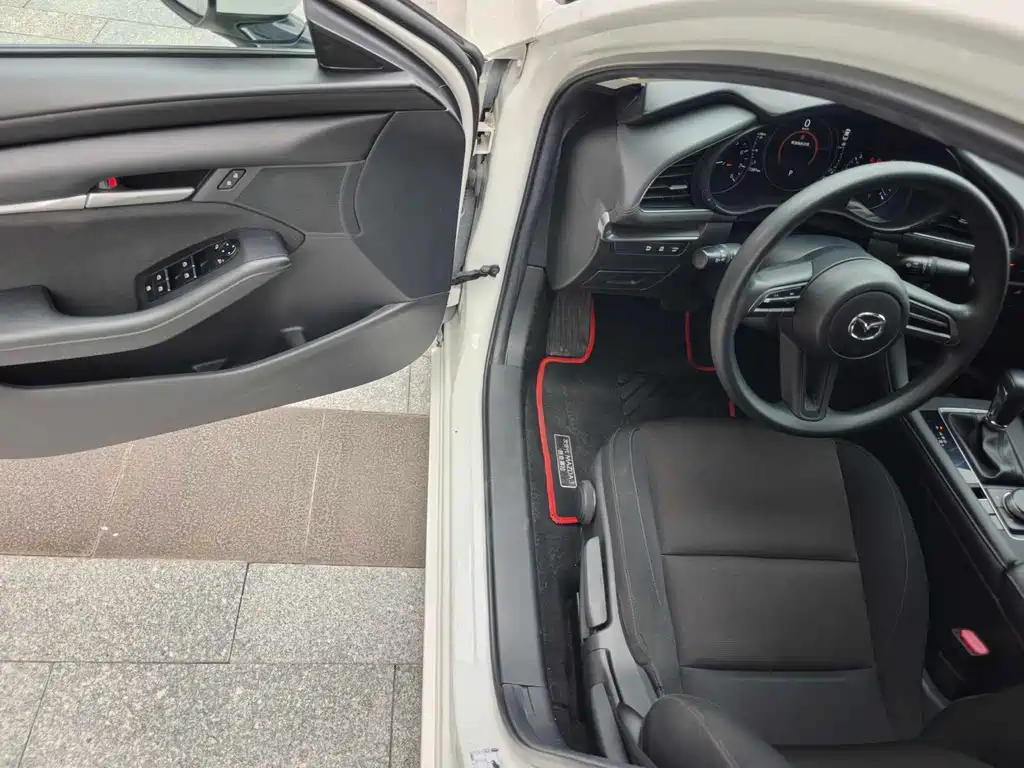 Mazda 3 Axela — миниатюра 11