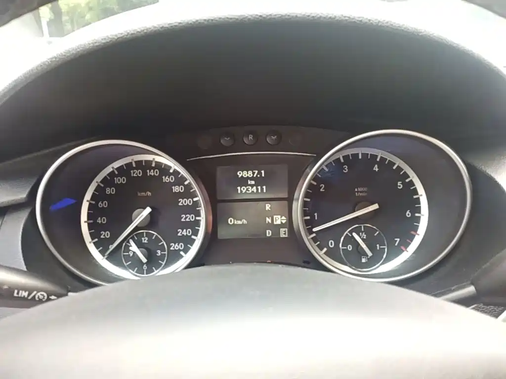 Mercedes-Benz R 2014 R 320 4MATIC