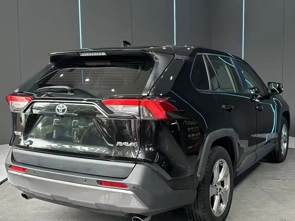Toyota RAV4 2022 2.0L CVT Plus