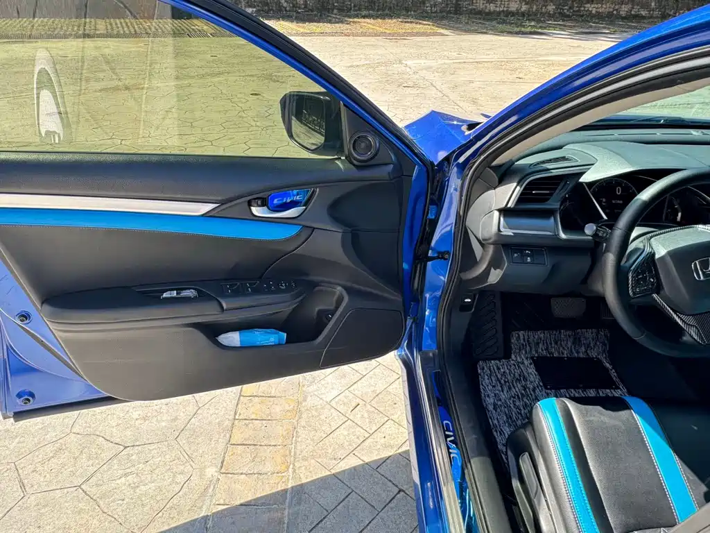 Honda Civic — миниатюра 8