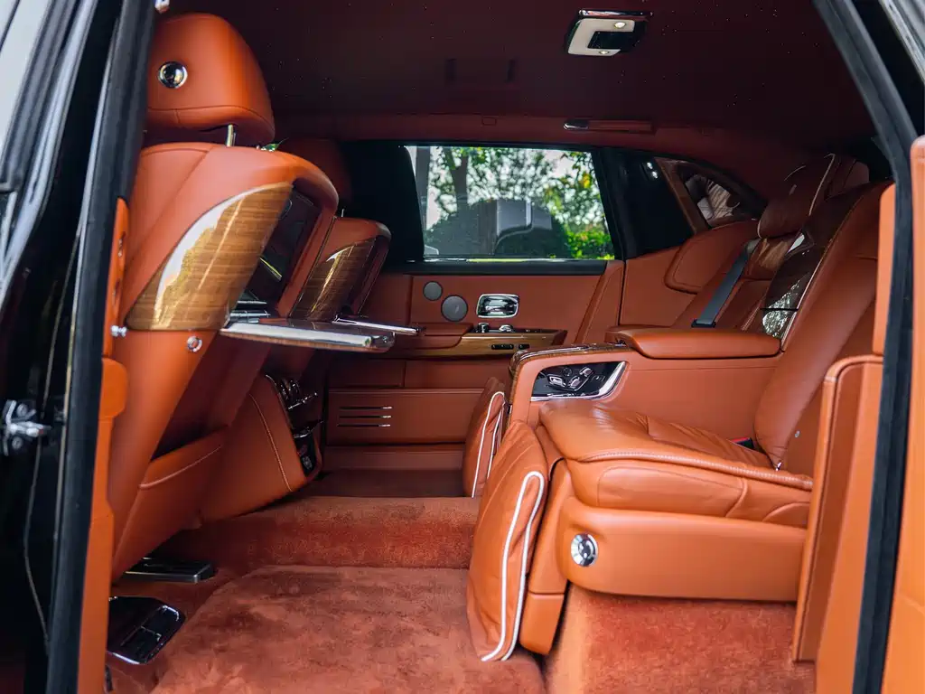 Rolls-Royce Phantom — миниатюра 10