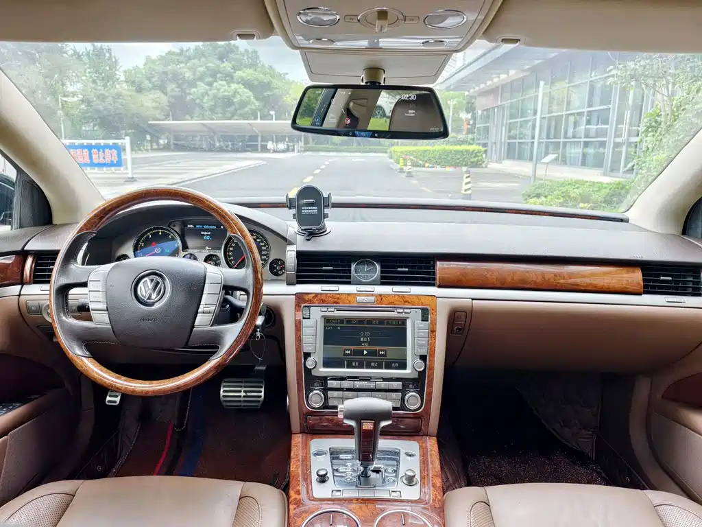 Volkswagen Phaeton — миниатюра 31