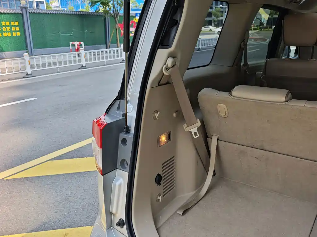 Nissan Quest — миниатюра 25