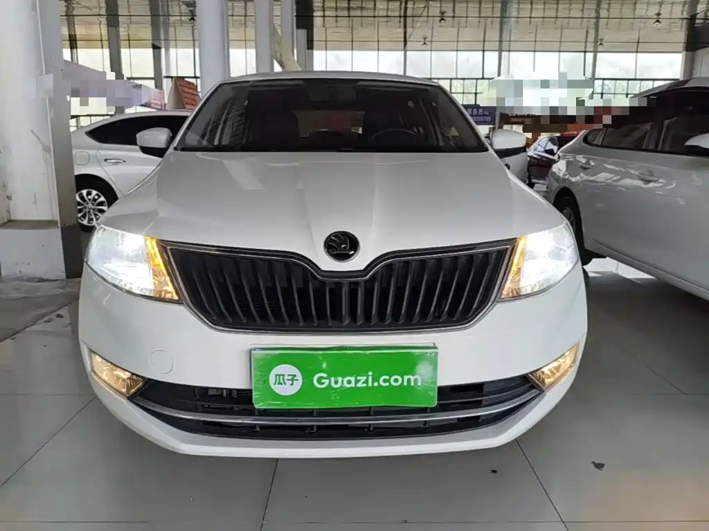 Skoda Rapid Spaceback — миниатюра 3