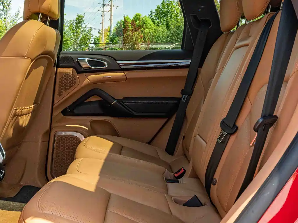 Porsche Cayenne — миниатюра 19