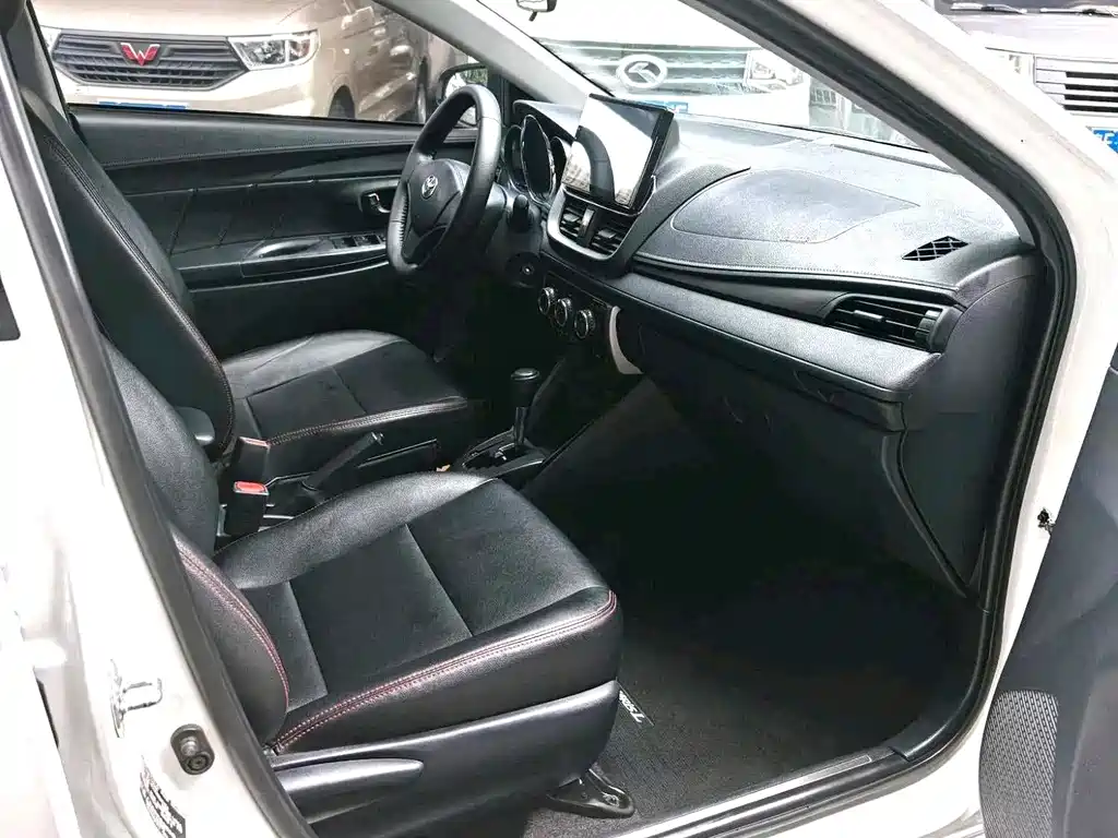 Toyota Yaris L — миниатюра 8