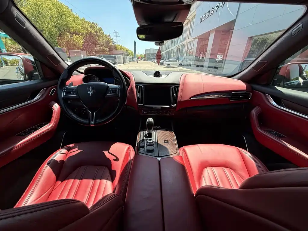 Maserati Levante — миниатюра 4