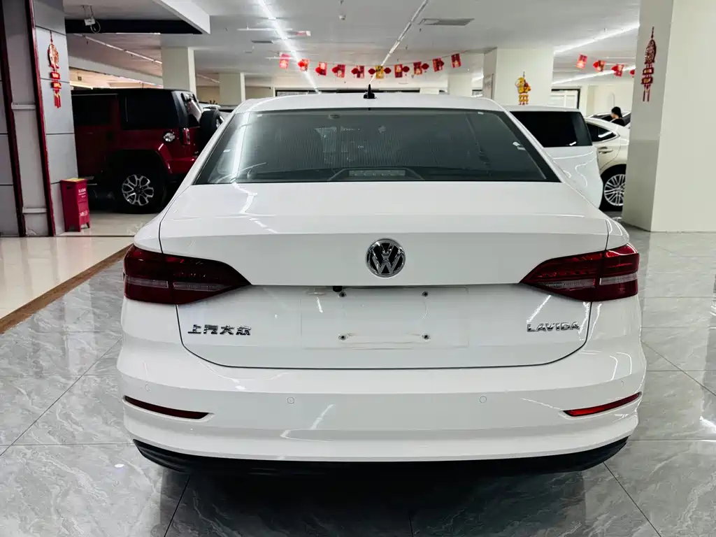 Volkswagen Lavida — миниатюра 5