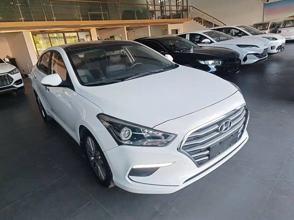 Hyundai Mistra — миниатюра 4