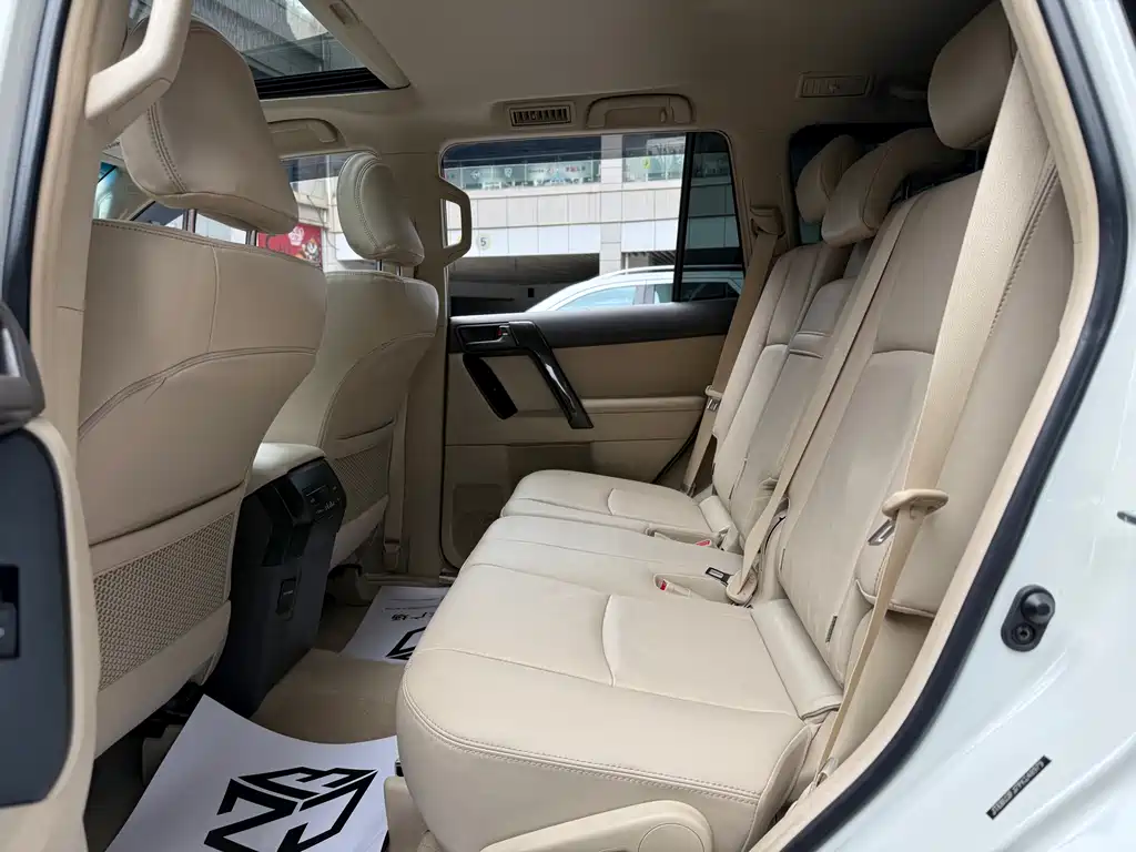 Toyota Land Cruiser Prado 2023 4.0L