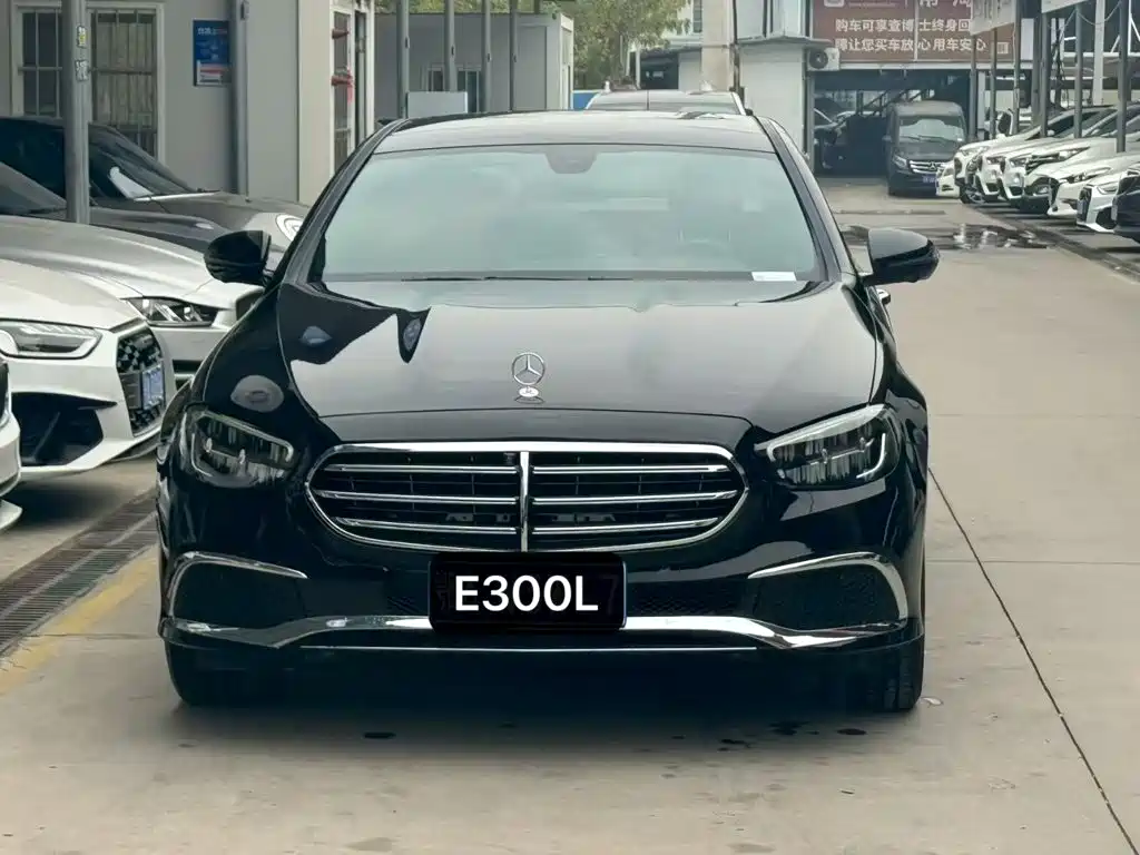Mercedes-Benz E-Class — миниатюра 2