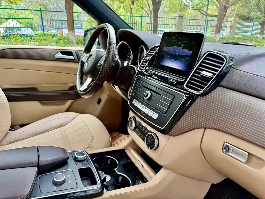 Mercedes-Benz GLE (Import) — миниатюра 5