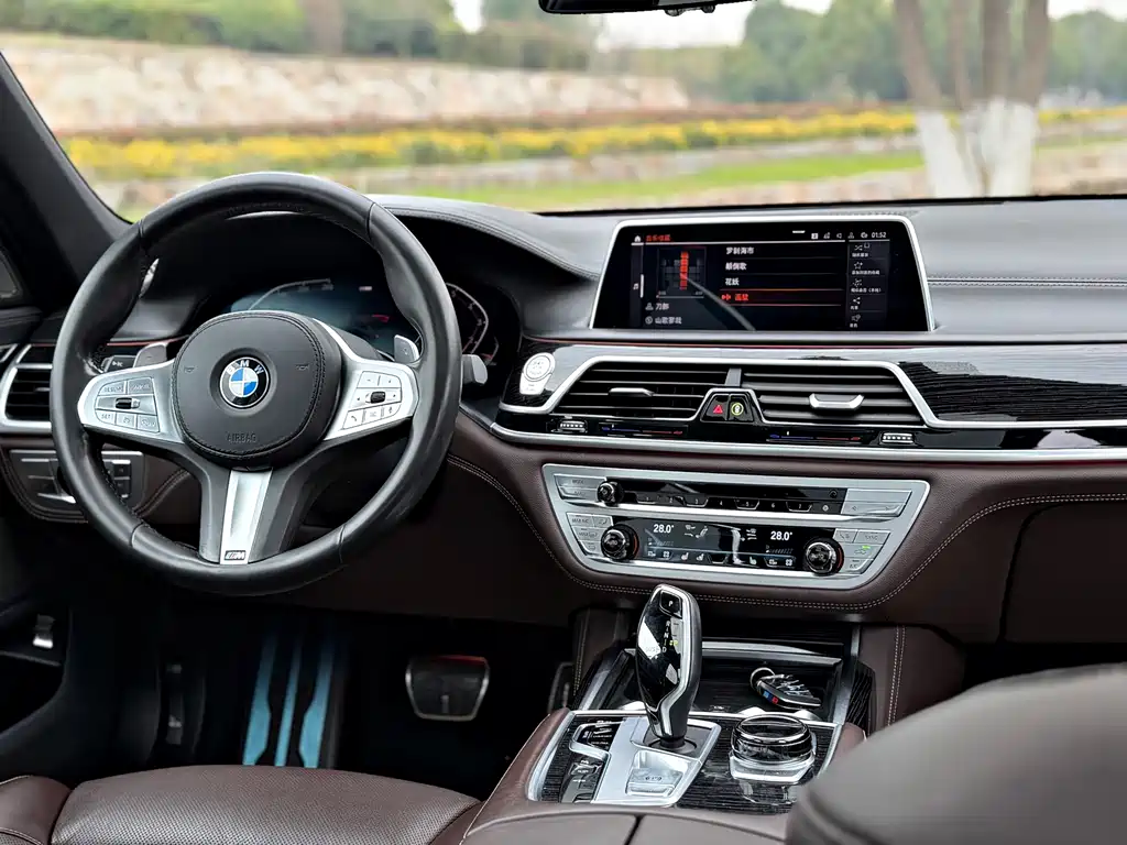 BMW 7 SERIES