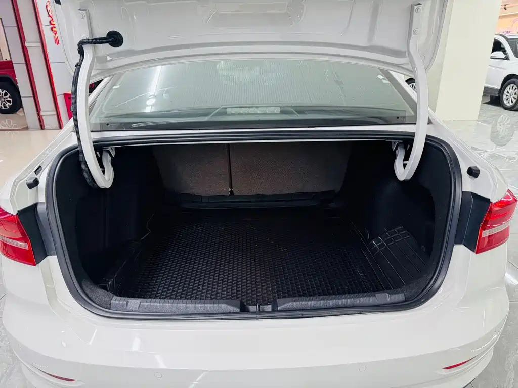 Volkswagen Lavida — миниатюра 18