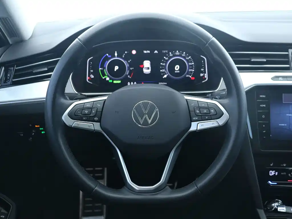 VOLKSWAGEN MAGOTAN GTE PLUG IN HYBRID