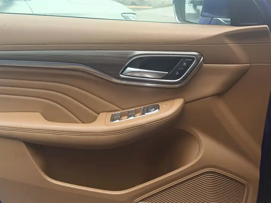 Roewe MARVEL X — миниатюра 6