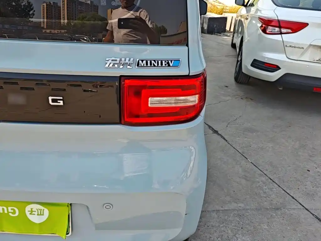 Wuling MINIEV — миниатюра 8