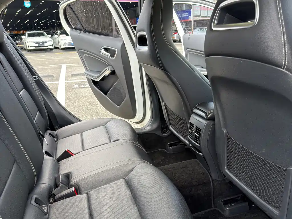 Mercedes-Benz GLA — миниатюра 7
