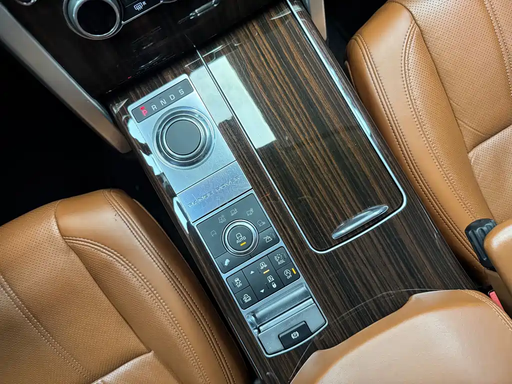 Land Rover Range Rover — миниатюра 26