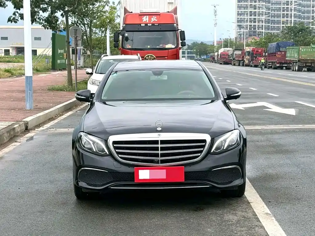 Mercedes-Benz E-Class — миниатюра 2