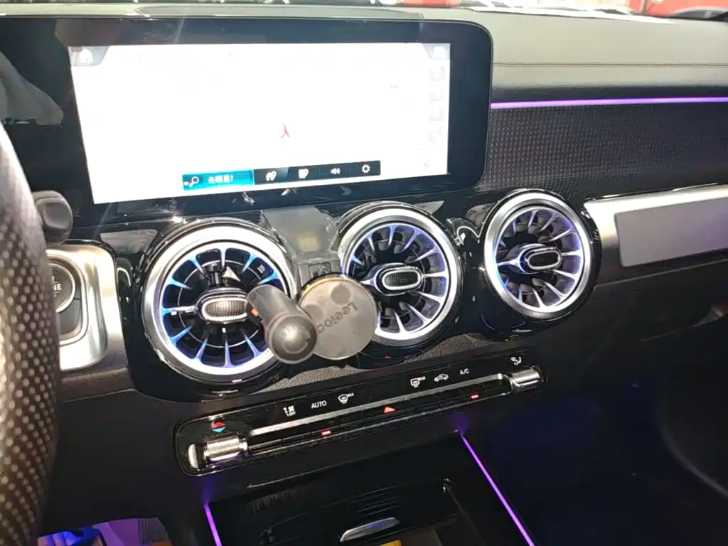 Mercedes-Benz GLB — миниатюра 13