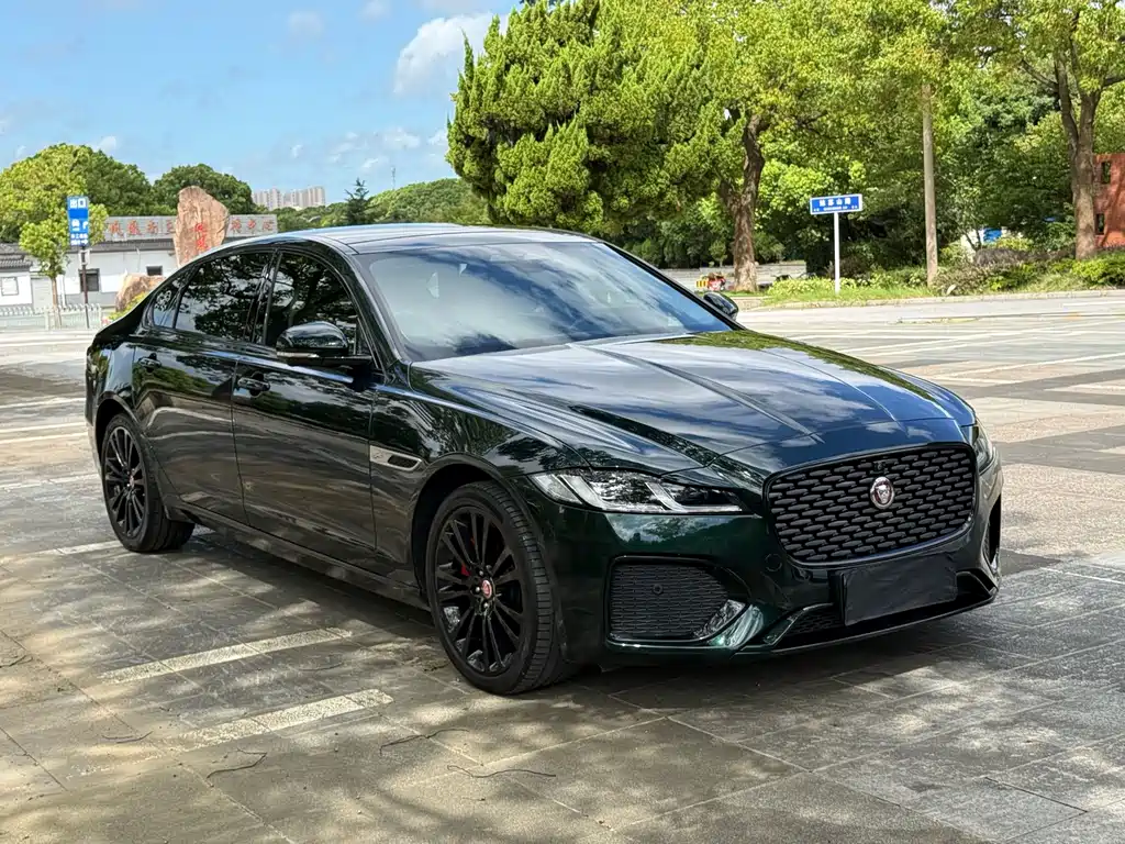 Jaguar XFL — миниатюра 3