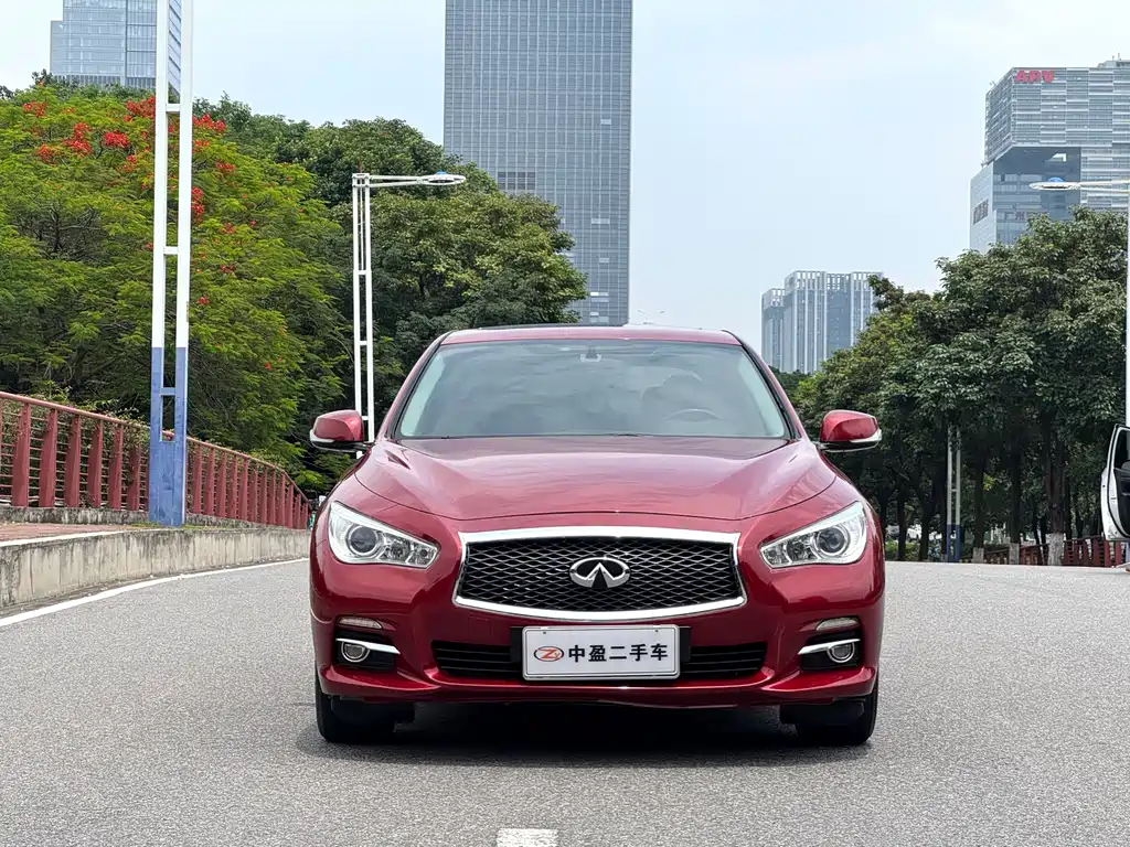 Infiniti Q50 2.0T Comfort Edition, фото 2