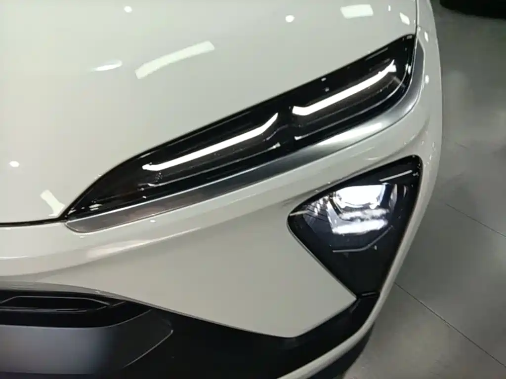 NIO EC6 — миниатюра 24